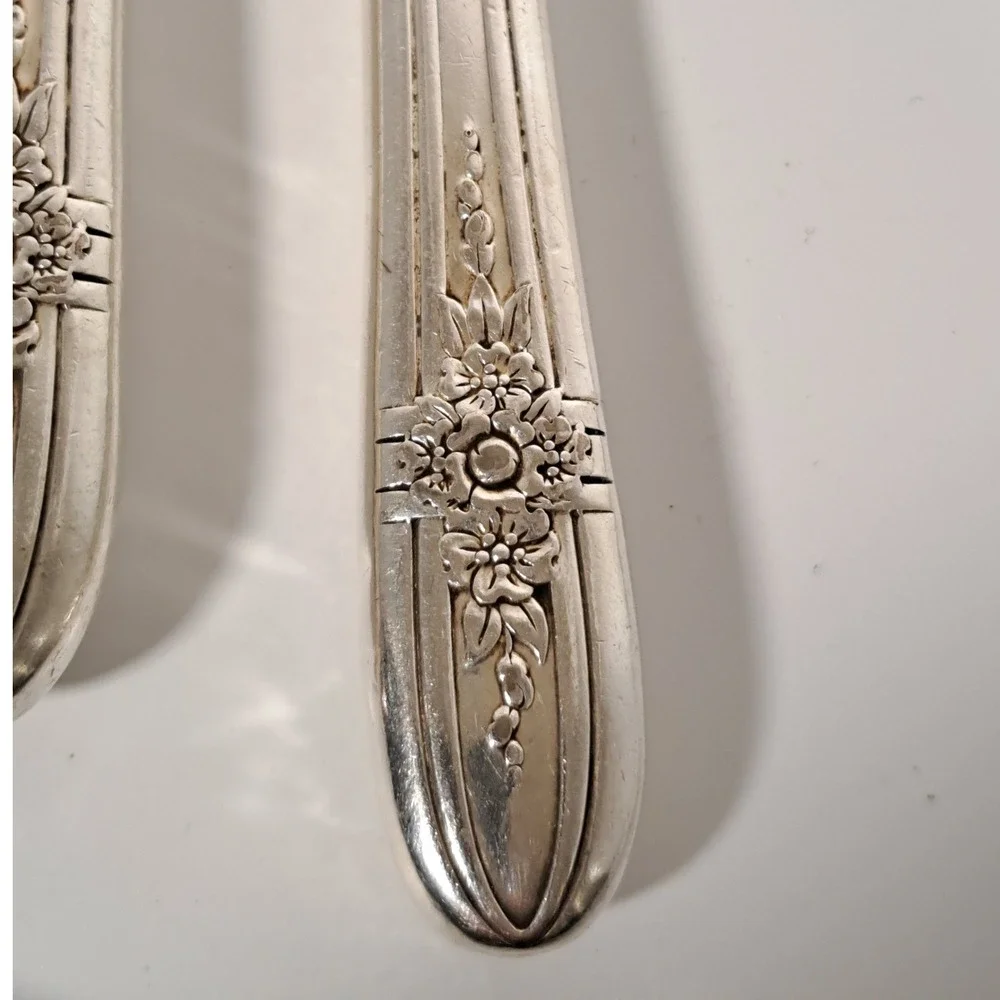 Wm Rogers Mfg Co Gardenia 1937 Silverplate Flatware Set 17pc Vintage Floral